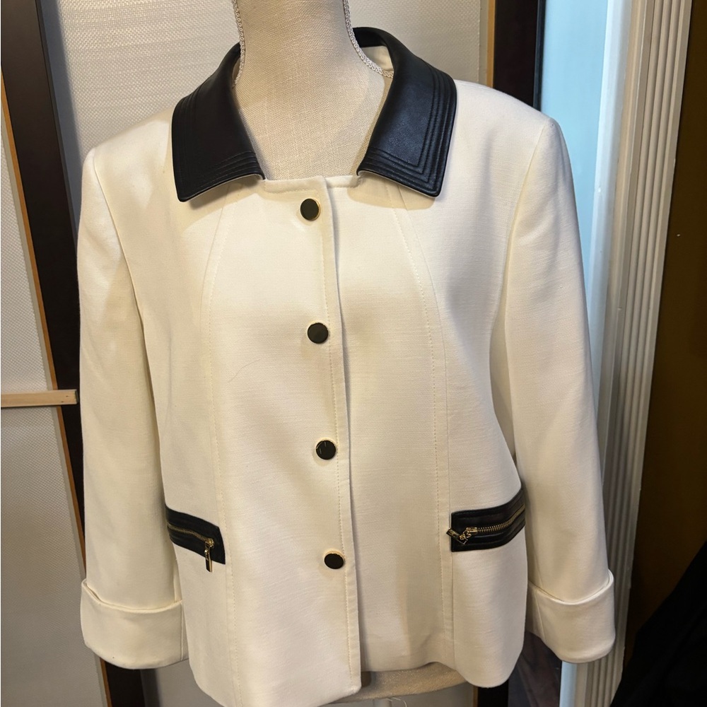 Women's White and Black Jacket